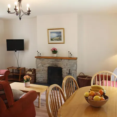 Leitrim Quay - Riverside 5 Holiday home