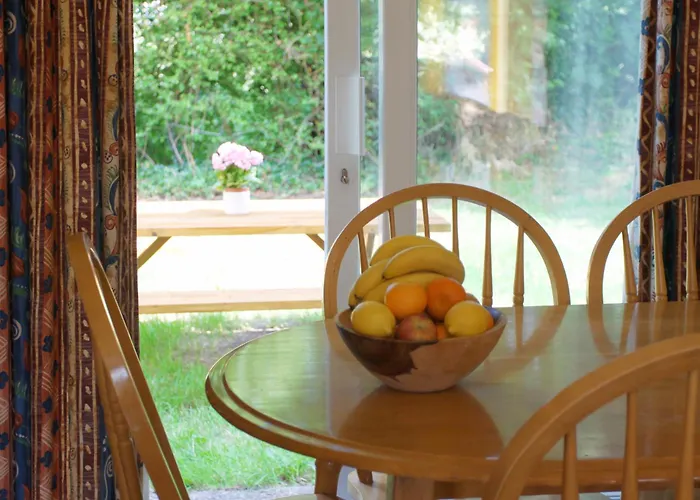 Leitrim Quay - Riverside 5 *